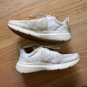 Veja Condor 2 Alveomesh Size 40 (US Women’s 9) White / Pierre Width M